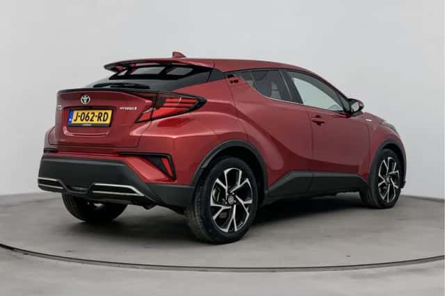 Toyota C-HR (2020) thumbnail 2