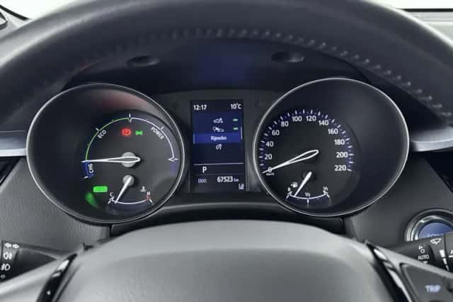Toyota C-HR (2020) thumbnail 5