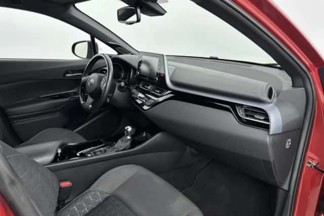 Toyota C-HR (2020) thumbnail 6