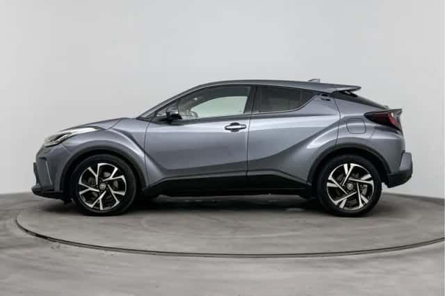 Toyota C-HR (2022) thumbnail 3