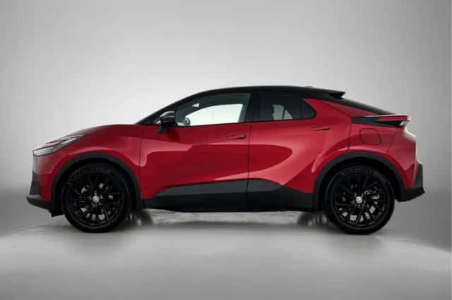 Toyota C-HR (2025) thumbnail 3