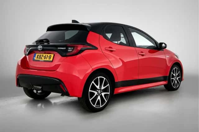 Toyota Yaris (2020) thumbnail 2