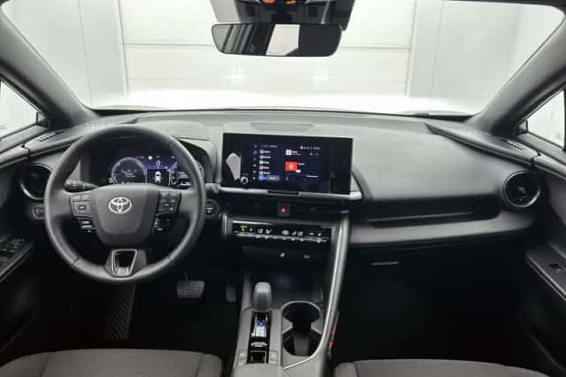 Toyota C-HR (2025) thumbnail 4