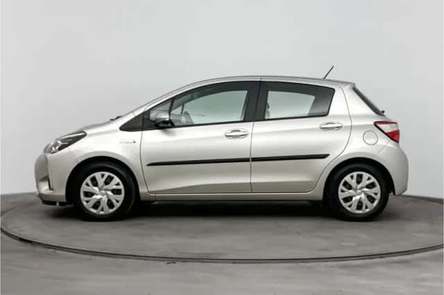 Toyota Yaris (2018) thumbnail 3