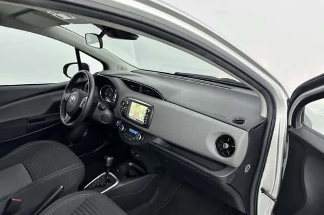 Toyota Yaris (2018) thumbnail 6