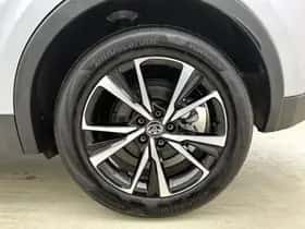 Toyota C-HR (2024) thumbnail 23