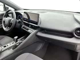 Toyota C-HR (2024) thumbnail 6