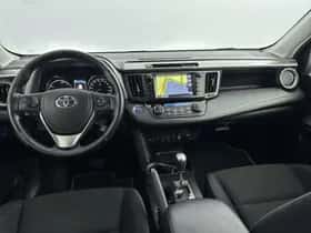 Toyota RAV4 (2018) thumbnail 4