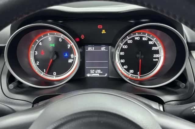 Suzuki Swift (2019) thumbnail 5
