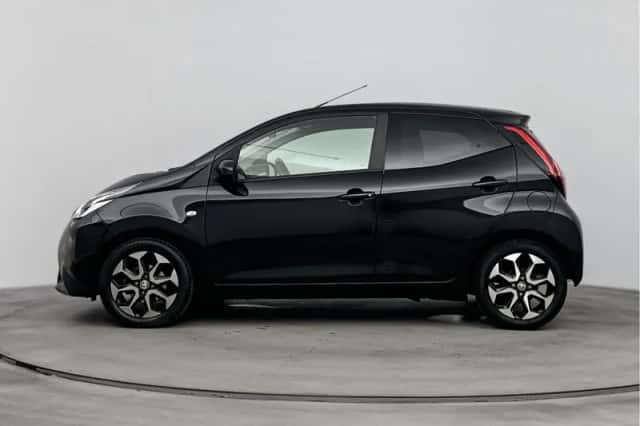 Toyota Aygo (2021) thumbnail 3