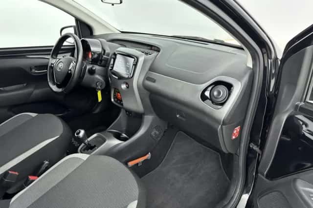 Toyota Aygo (2021) thumbnail 6