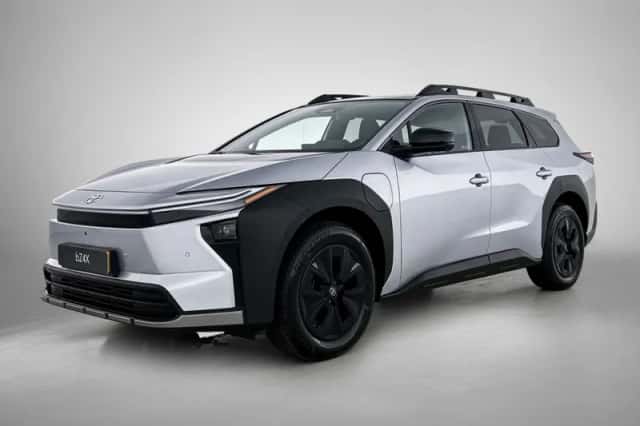 Toyota bZ4X (2026) thumbnail 1