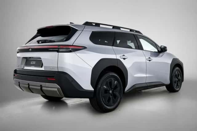 Toyota bZ4X (2026) thumbnail 2