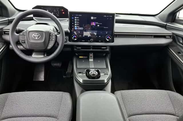 Toyota bZ4X (2026) thumbnail 4