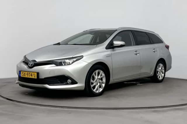 Toyota Auris (2018) thumbnail 1