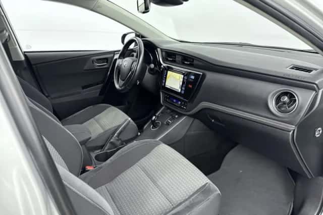 Toyota Auris (2018) thumbnail 6