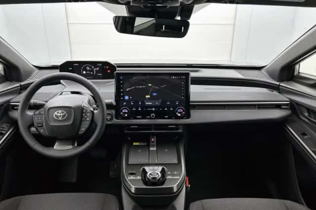 Toyota C-HR+ (2026) thumbnail 4