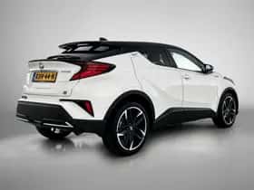 Toyota C-HR (2021) thumbnail 2