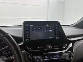 Toyota C-HR (2021) thumbnail 11