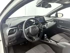 Toyota C-HR (2021) thumbnail 18