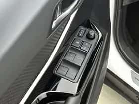 Toyota C-HR (2021) thumbnail 19
