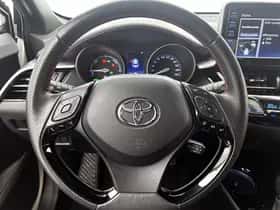 Toyota C-HR (2021) thumbnail 24