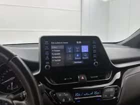 Toyota C-HR (2021) thumbnail 8