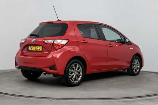 Toyota Yaris (2019) thumbnail 2