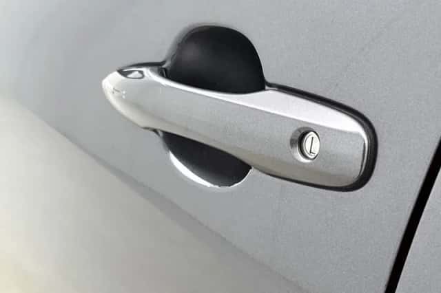 Toyota Yaris (2024) thumbnail 4