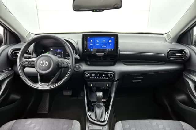 Toyota Yaris (2024) thumbnail 5