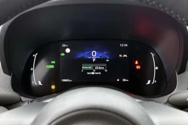 Toyota Yaris (2024) thumbnail 6