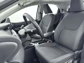 Toyota Yaris (2020) thumbnail 16