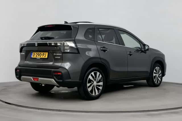 Suzuki S-Cross (2024) thumbnail 2