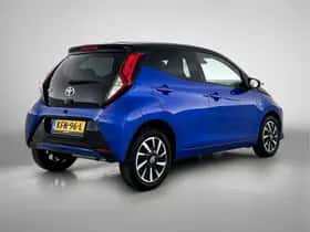 Toyota Aygo (2021) thumbnail 2