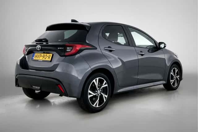 Toyota Yaris (2025) thumbnail 2