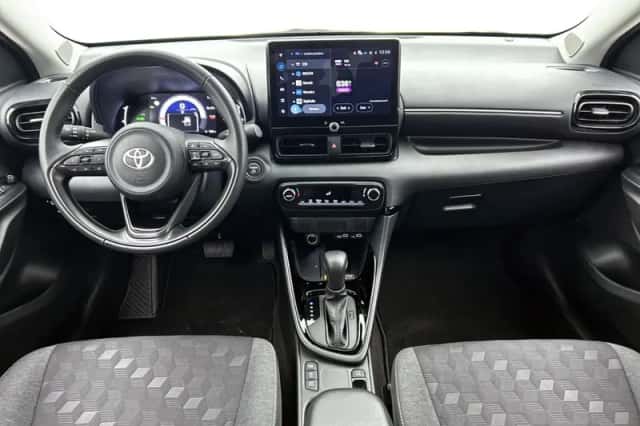 Toyota Yaris (2025) thumbnail 4