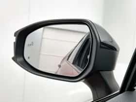 Toyota C-HR (2025) thumbnail 36
