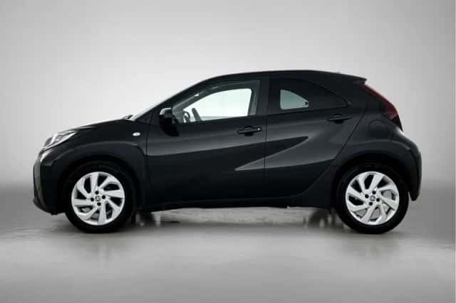 Toyota Aygo (2022) thumbnail 3