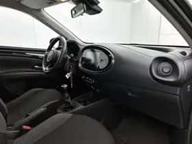 Toyota Aygo (2022) thumbnail 6