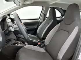 Toyota Aygo (2022) thumbnail 6