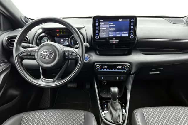 Toyota Yaris (2021) thumbnail 4