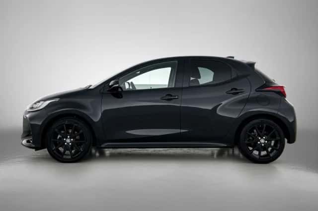 Toyota Yaris (2023) thumbnail 3