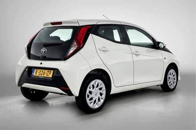 Toyota Aygo (2021) thumbnail 2