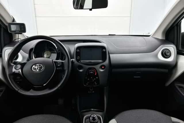 Toyota Aygo (2021) thumbnail 4