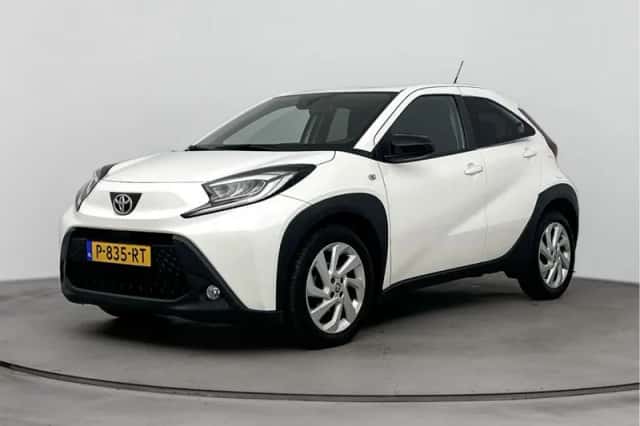 Toyota Aygo (2022) thumbnail 1