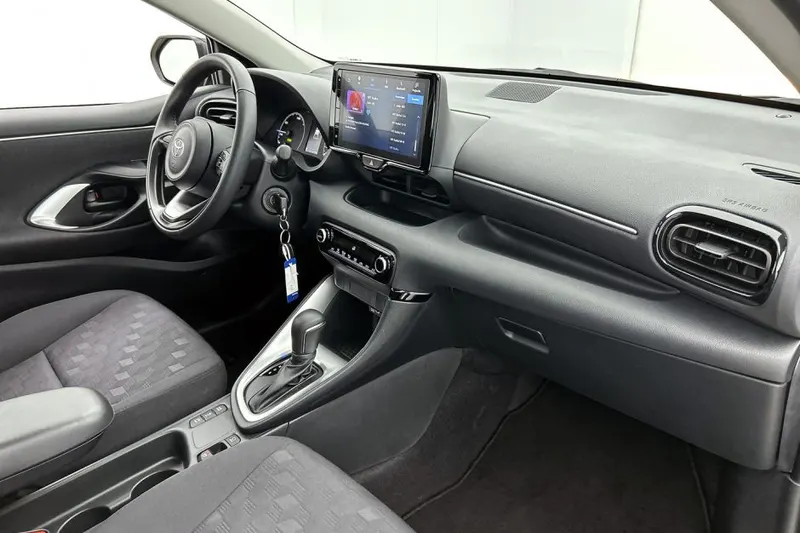 Toyota Yaris (2025) thumbnail 6