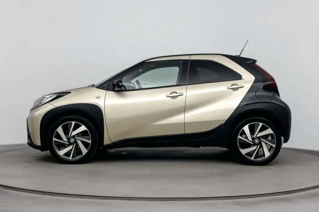 Toyota Aygo (2022) thumbnail 3