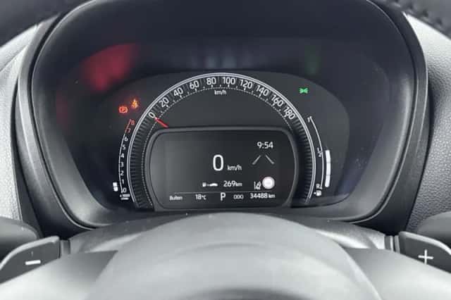 Toyota Aygo (2022) thumbnail 5