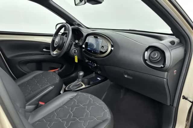 Toyota Aygo (2022) thumbnail 6