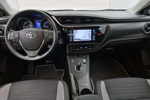 Toyota Auris (2017) thumbnail 4
